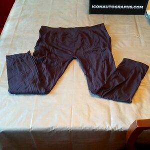 10/$10    Suzy Shier Black Leggings L